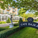 Hotel Bajkal 4*